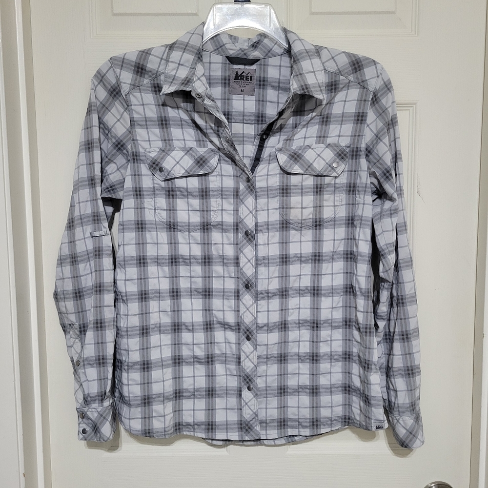 REI Women's Size Med- Snap Button Up